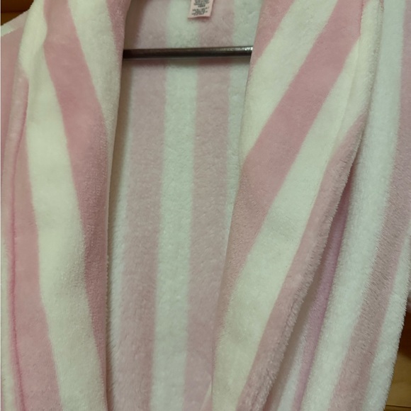Victoria's Secret Pink and White Striped Robe firm - Picture 2 of 7
